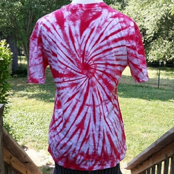 Peanuts Snoopy Charlie Brown tie dye small - Picture 2 of 3